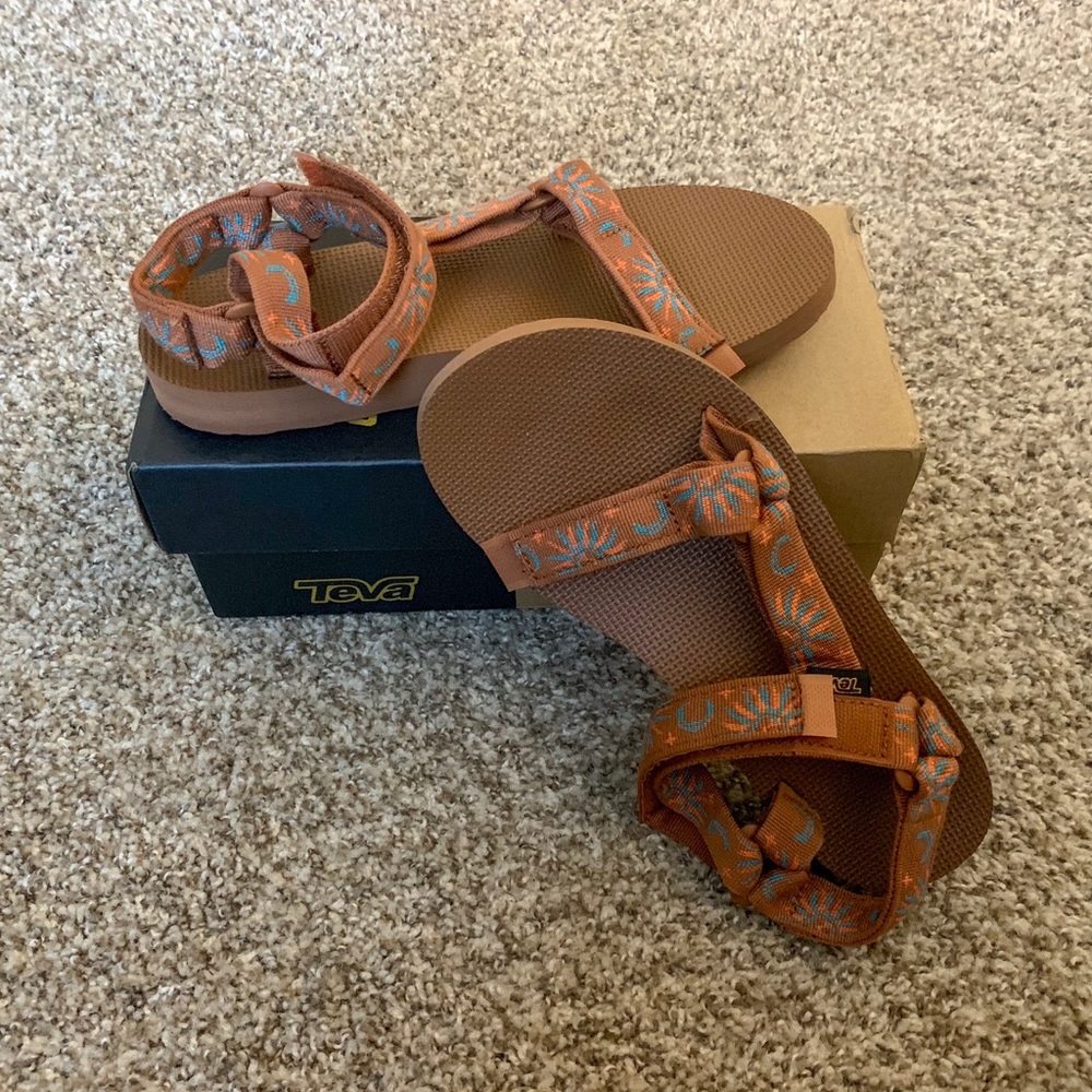NWT Sun and moon Tevas